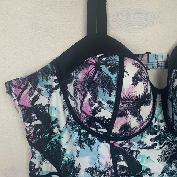 Torrid size 6 one piece swim suit floral black dd/f plus 6x - Picture 6 of 11